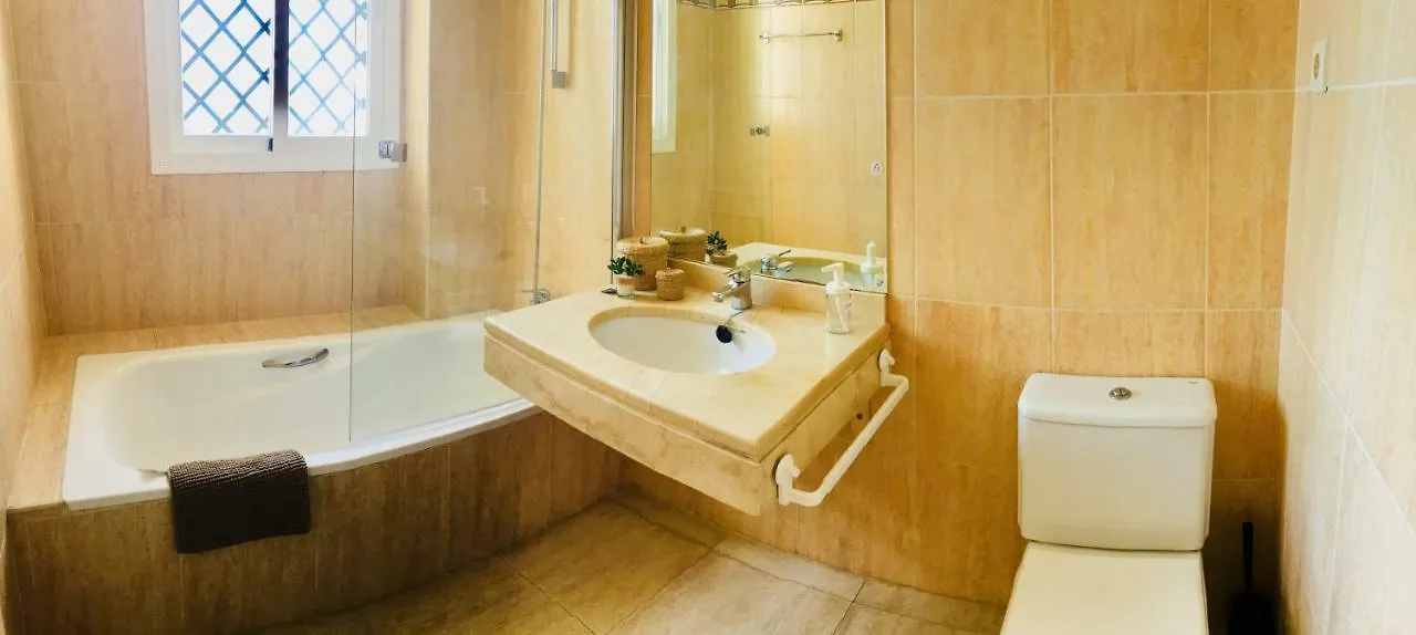 La Perla Beachfront Villa Benalmadena